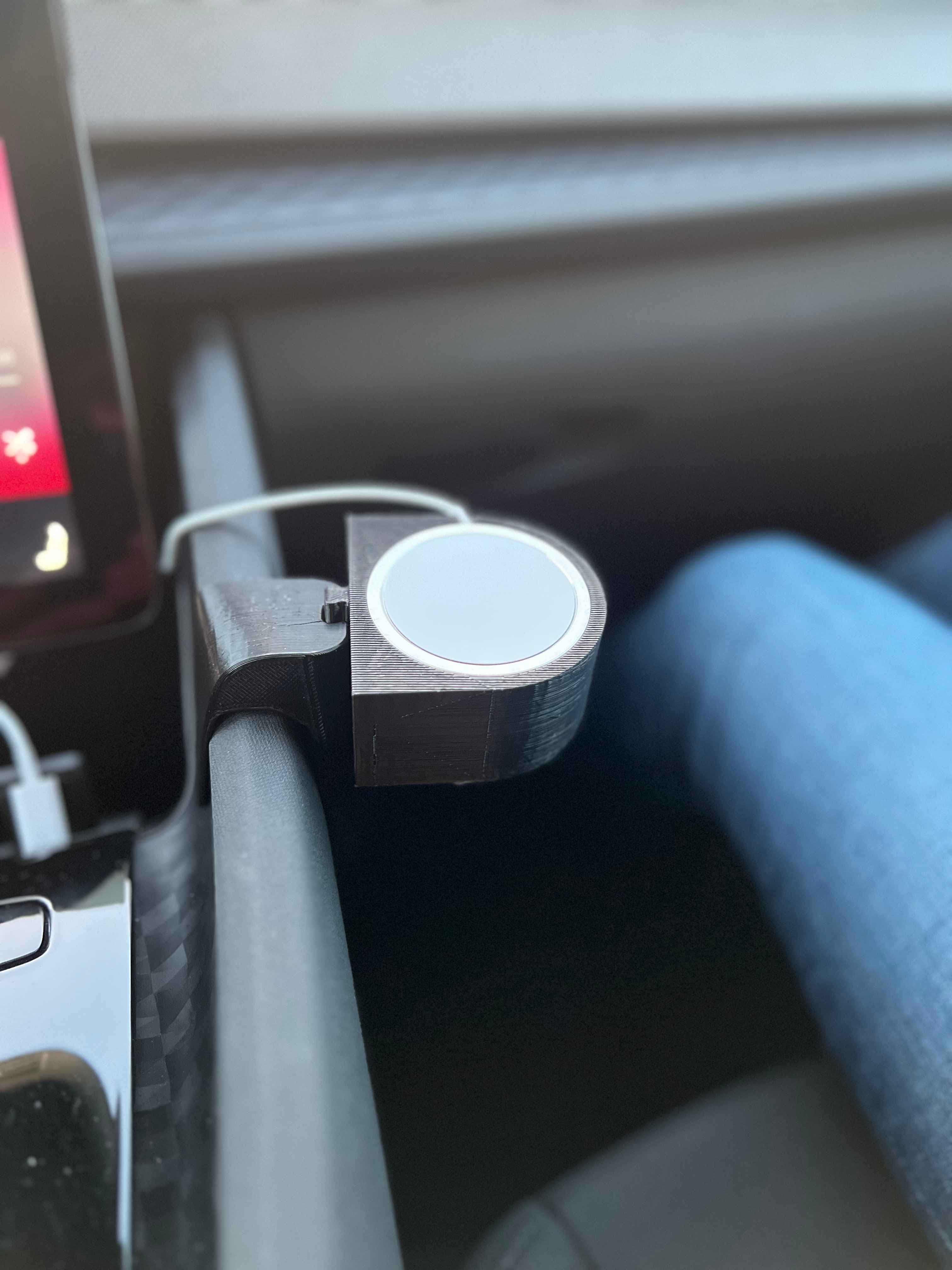 Polestar 2 MagSafe Phone Holder - image 4 of 6