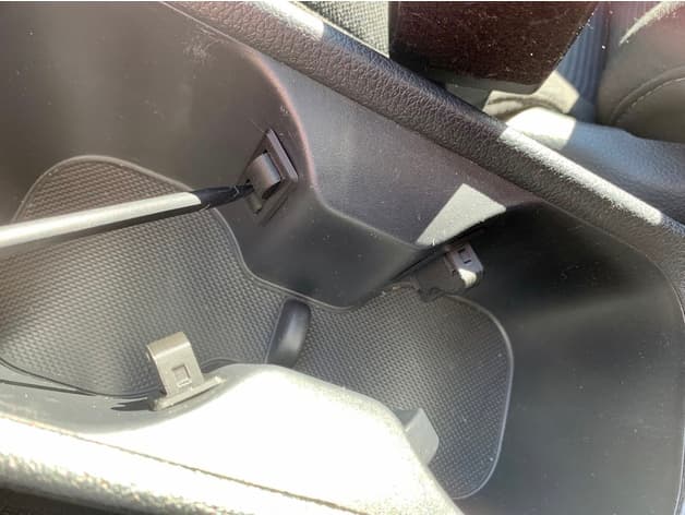 Hyundai i30 (2017) cup holder - image 4 of 6