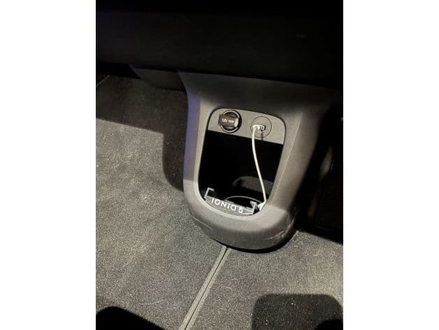IONIQ 5 phone holder for projection - image 5 of 5
