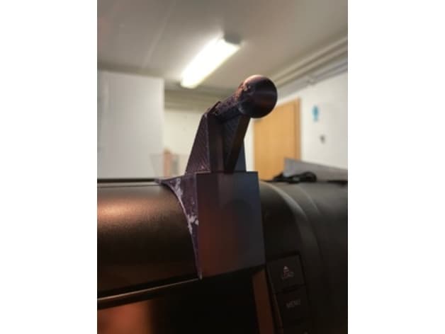 Jeep JKU (2016) 17 mm Ball mount for dashboard devices - image 4 of 6