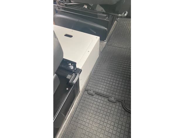 Crafter / Sprinter - Double-Seat to Single-Seat - image 5 of 6