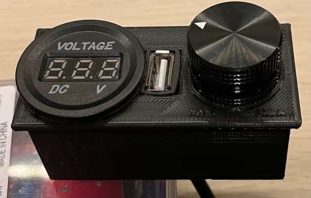 Audi TT 8n Bass / Voltage / USB for center console - image 3 of 3