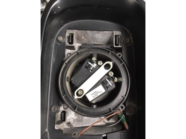 Mirror cover latch for bmw e39 - image 3 of 4