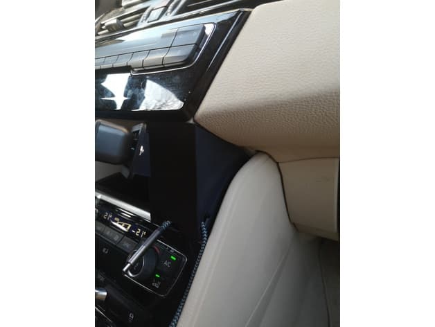 Smartphone Support for BMW Active Tourer - image 4 of 5