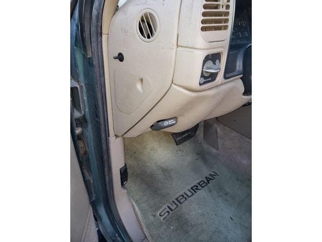 1996 GMC Suburban fuse puller - image 2 of 6