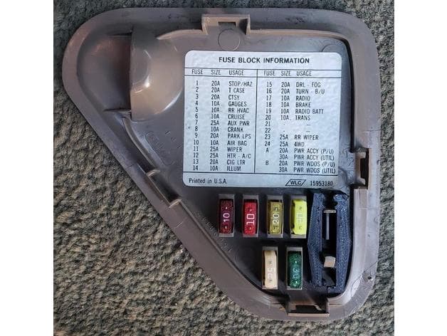 1996 GMC Suburban fuse puller - image 4 of 6
