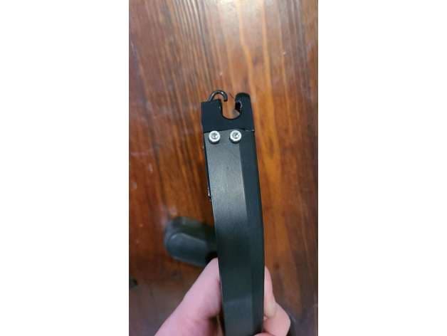 Toyota Yaris rear wiper attachment replacement (2005-2011) - image 5 of 5
