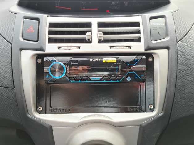 Toyota Yaris 1 DIN Dash Trim - image 2 of 6