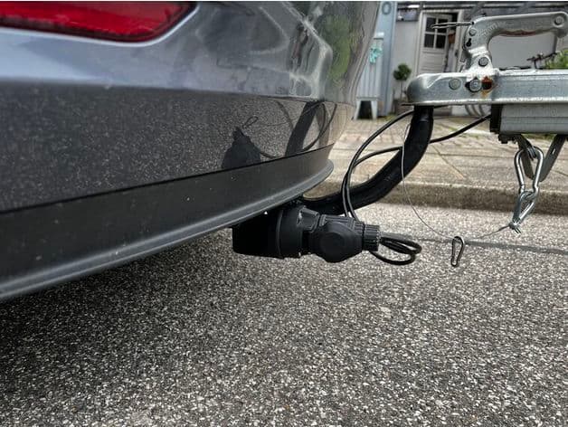 Tesla Model 3 Angle adapter for trailer hitch - Biltema Parts - image 2 of 6