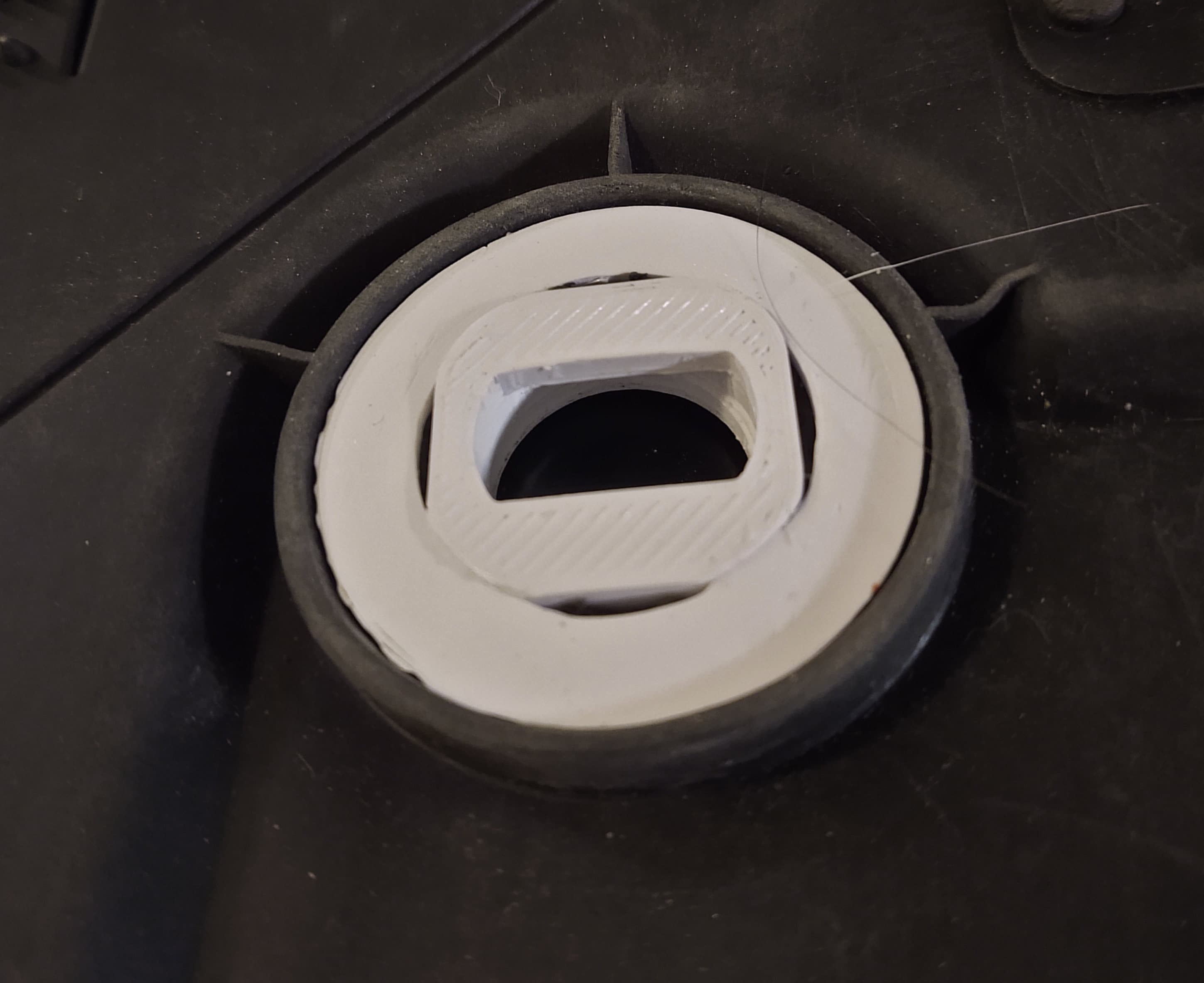 2018 Toyota C-HR Floor Mat Retention Clip Grommet Turnbuckle - image 2 of 3
