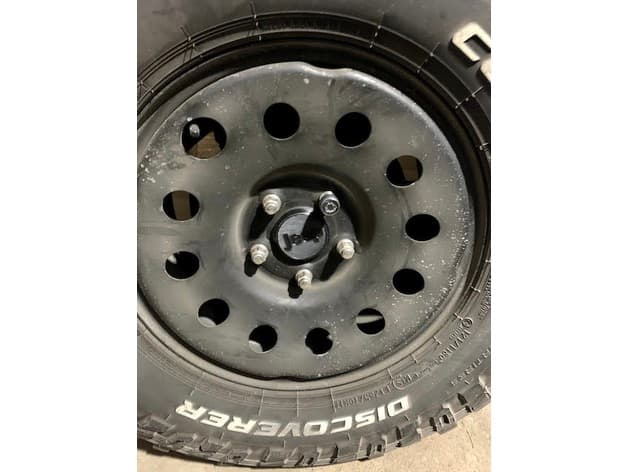 Jeep JK steel rims center cap - image 2 of 2