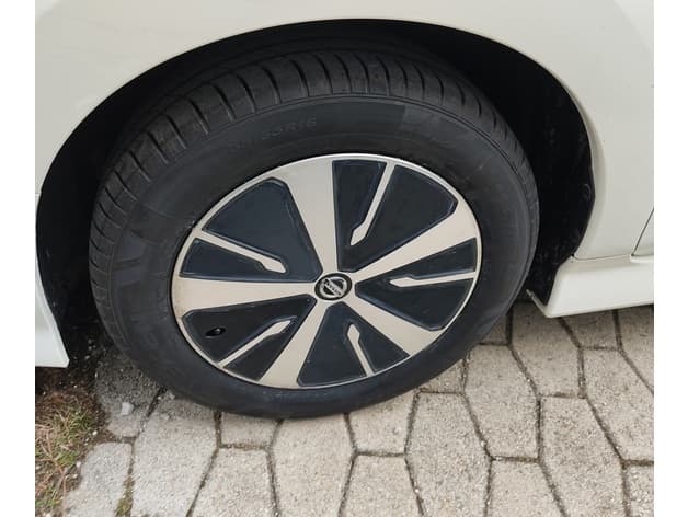 Nissan LEAF gen2 16" wheel aero covers - image 2 of 2