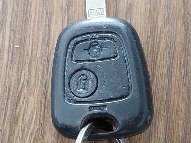 Photo of Remote unlock button for Peugeot 107 / Citroen C1