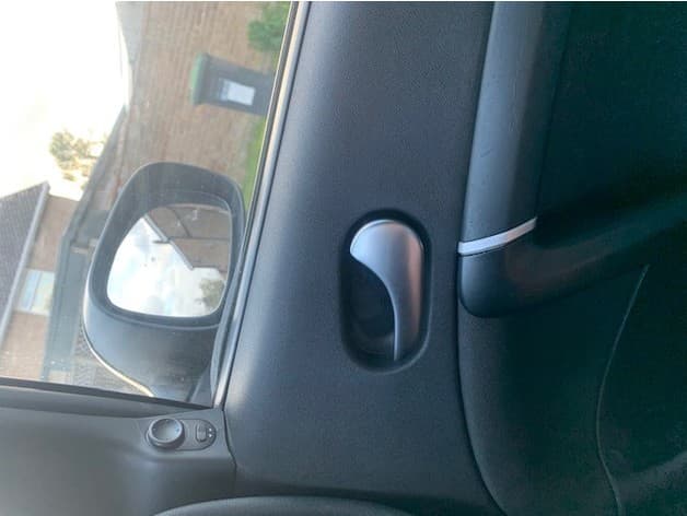 Saab 95 door handle plug - image 3 of 3
