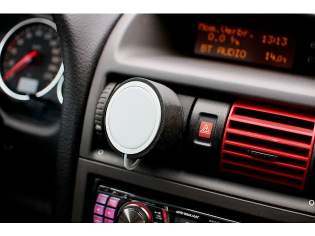 iPhone MagSafe dock for Opel/Vauxhall Astra G - image 2 of 3