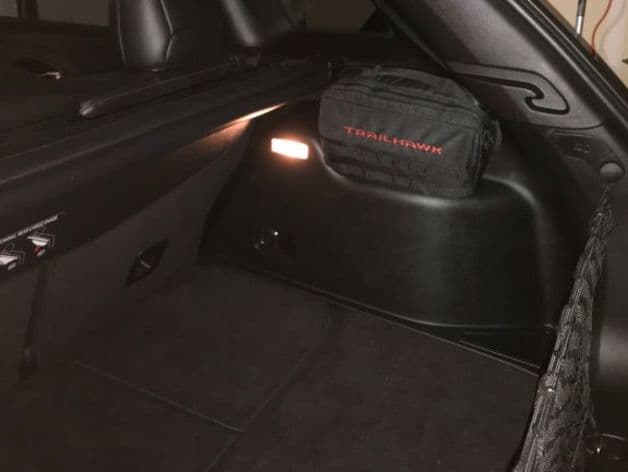 Jeep Cherokee KL Cargo Management System Right - image 3 of 6