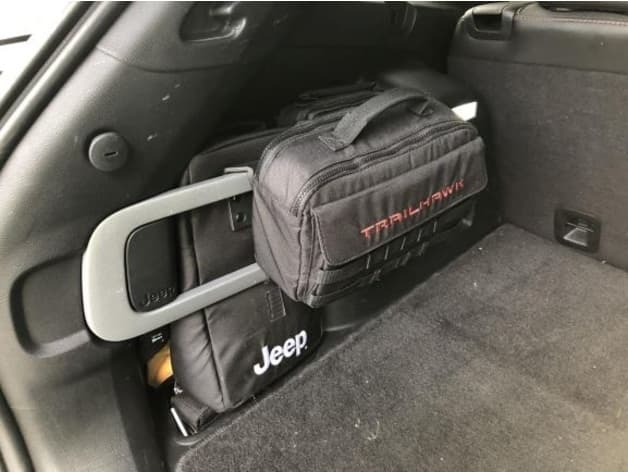 Jeep Cherokee KL Cargo Management System Right - image 5 of 6