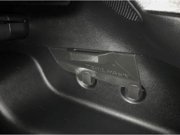 Jeep Cherokee KL Cargo Management System Right - image 6 of 6