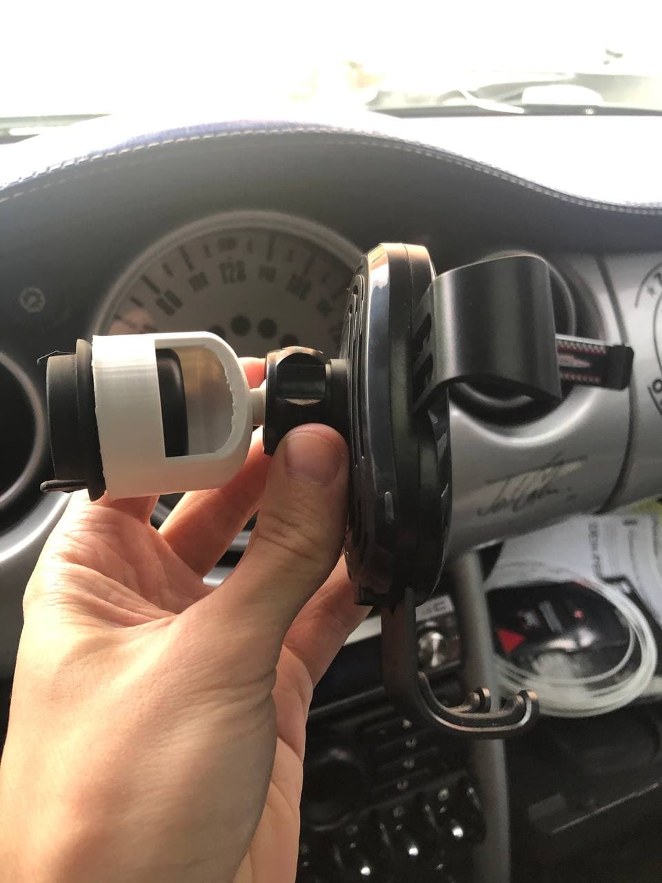 Mini Cooper R53 car phone holder - image 2 of 5