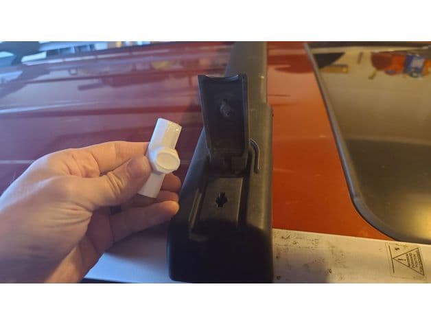Toyota Rav4 roof rack key - image 4 of 5