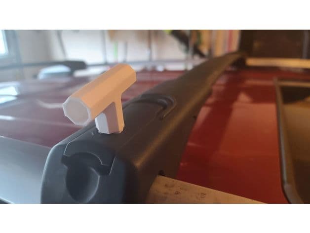 Toyota Rav4 roof rack key - image 2 of 5