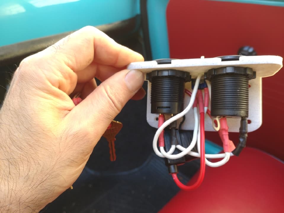 Photo of USB charger bracket for Fiat 500