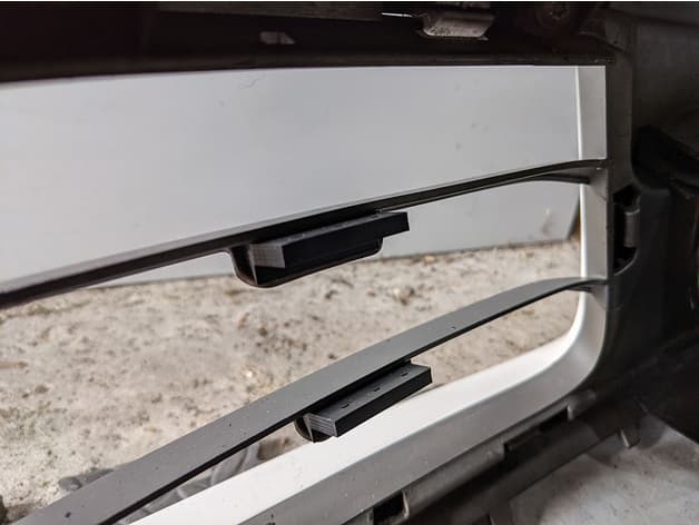 Photo of Porsche 911 997 Mesh Grill Clip