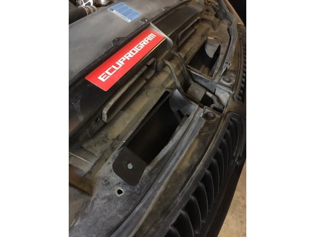 Dynamic Air Scoop for BMW vehicle - image