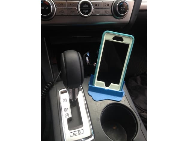 Photo of Subaru Outback (5th gen) smartphone mount remix