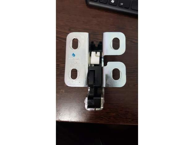 Renault Koleos tailgate latch - image