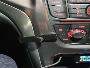 Photo of Opel Astra J Choetech charger holder