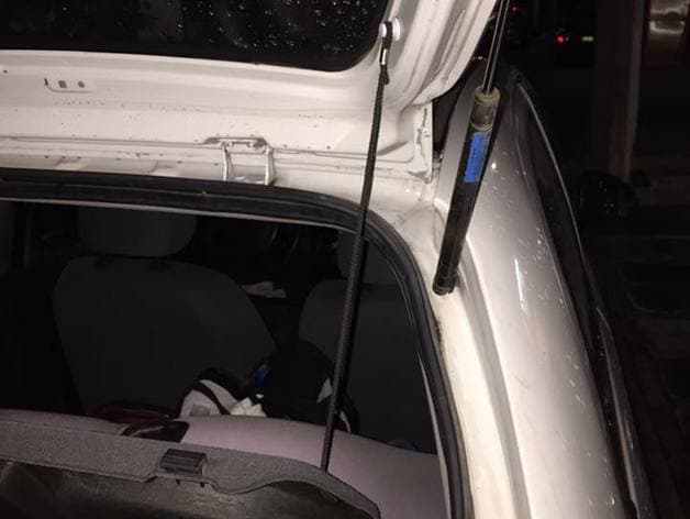 DAEWOO MATIZ TRUNK COVER CORD HOLDER - image