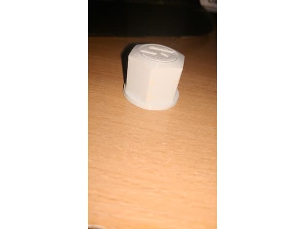 Trabant wheel nut cover - image