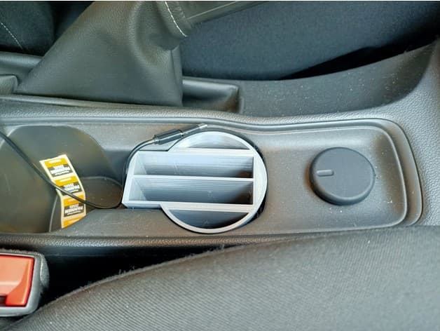 Photo of Opel Astra K mobile phone holder