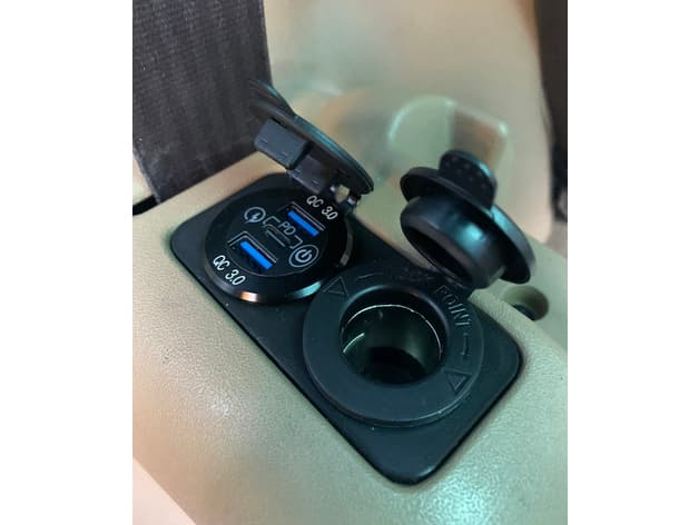 Discovery 2 Rear Radio Control Replacement (12v sockets) - image