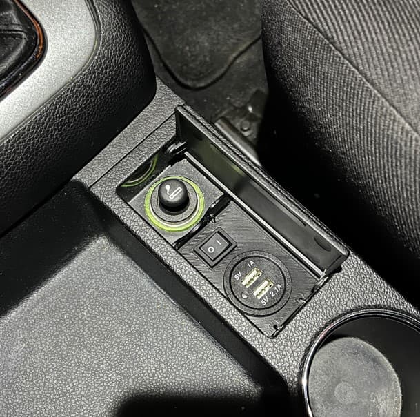 FORD MONDEO MK3 USB CHARGER - image