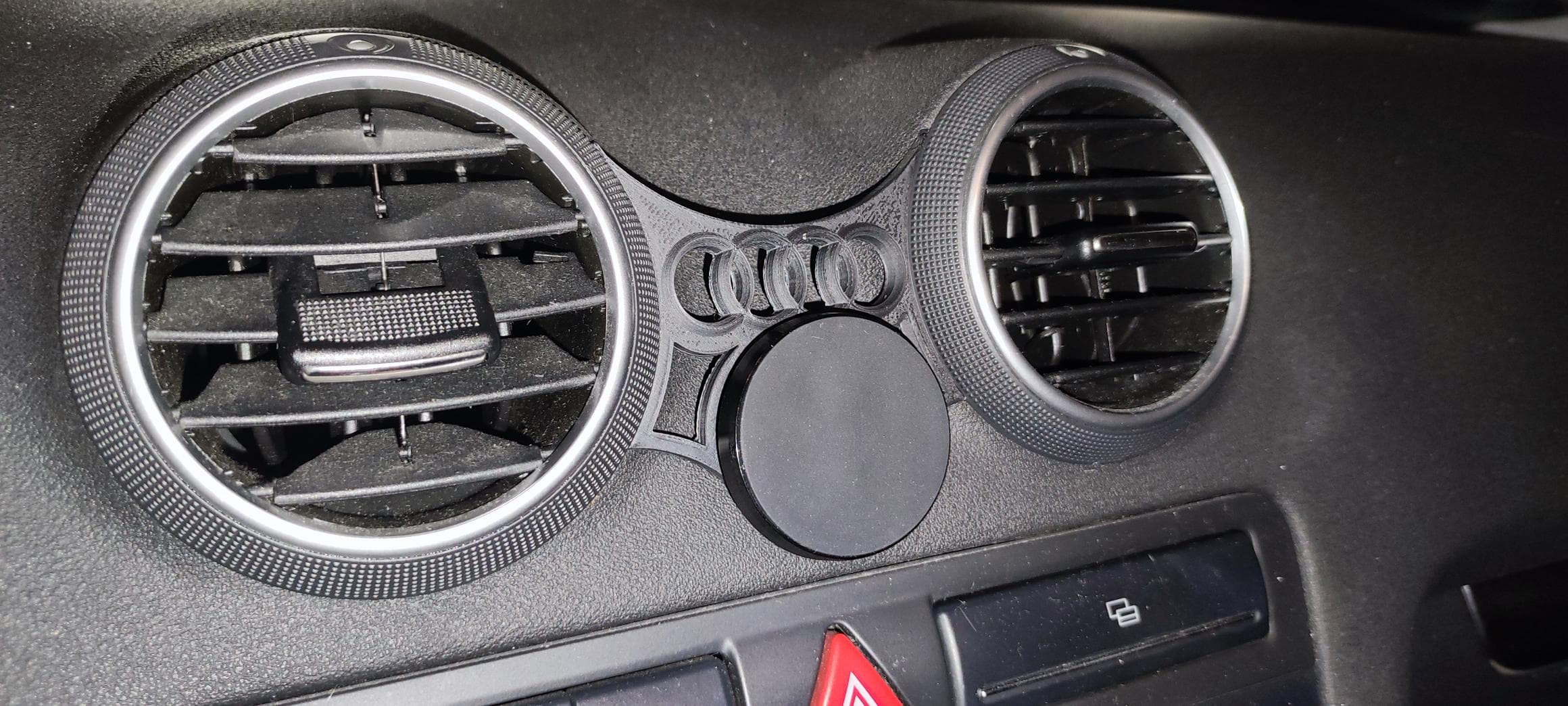 AUDI A3 8P PHONE HOLDER - image