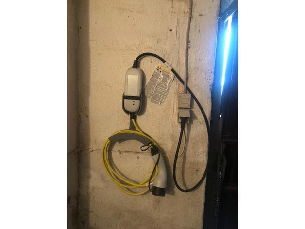 Wandhalter Ladegerät VW Hybrid / Elektro || Wallmount Charger - image