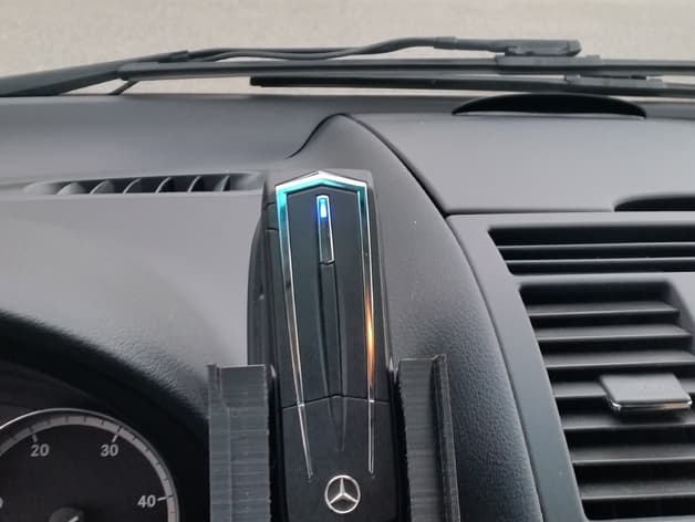 W639 Viano Vito Galaxy S5 Smartphone Holder - image