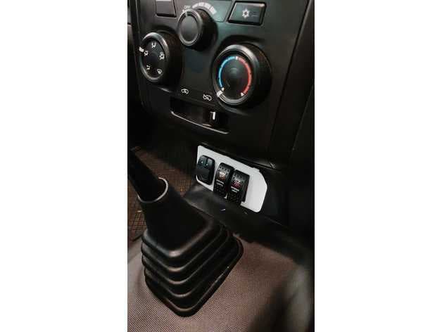 Isuzu Dmax bottom center piece - image
