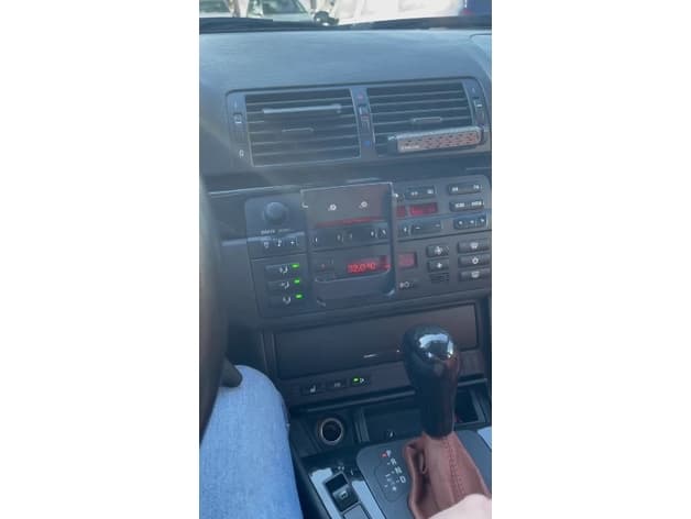 mount iphone 13 pro max - bmw e46 - image