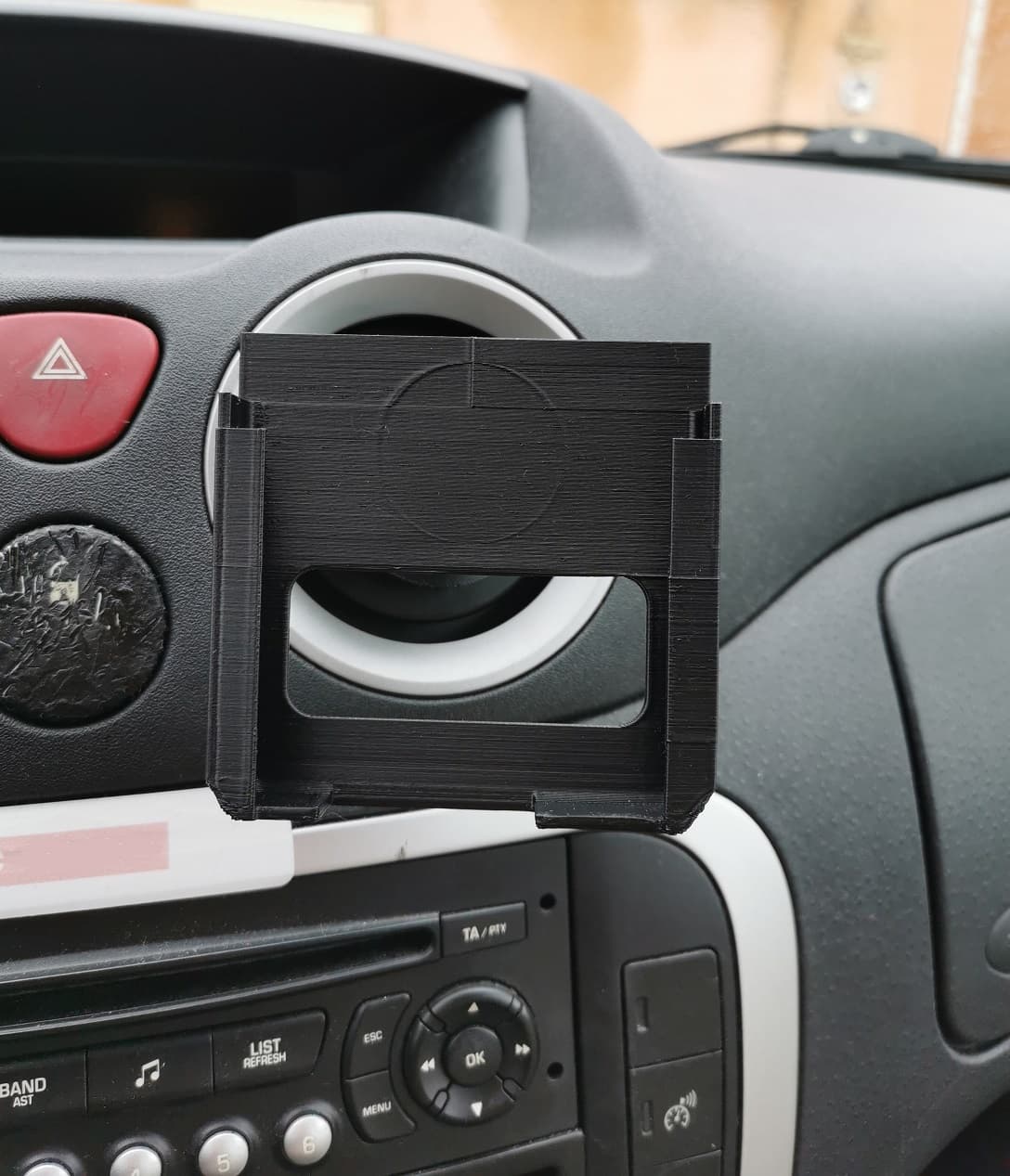 Photo of citroen C3 phone mount