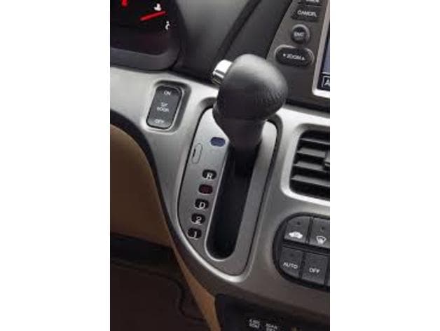 Honda Odyssey 2005 Gear Knob Button - image