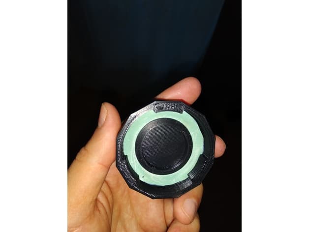 Nissan Qashqai brake fluid cap - image