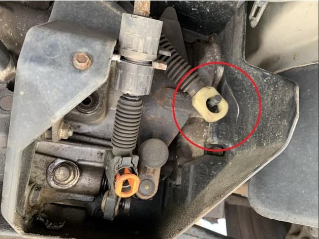 Ford Focus Mk1 Zetec 1.6 gear lever cable bushing - image