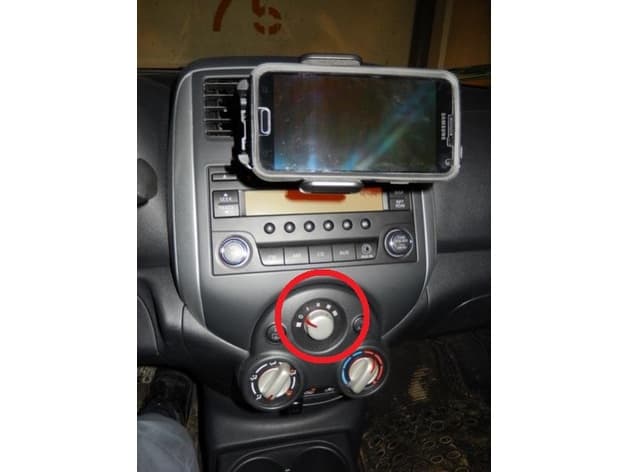 Photo of Nissan Micra blower switch