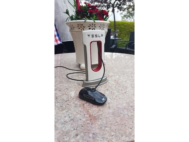 Tesla charger for USB-C Type phones. - image