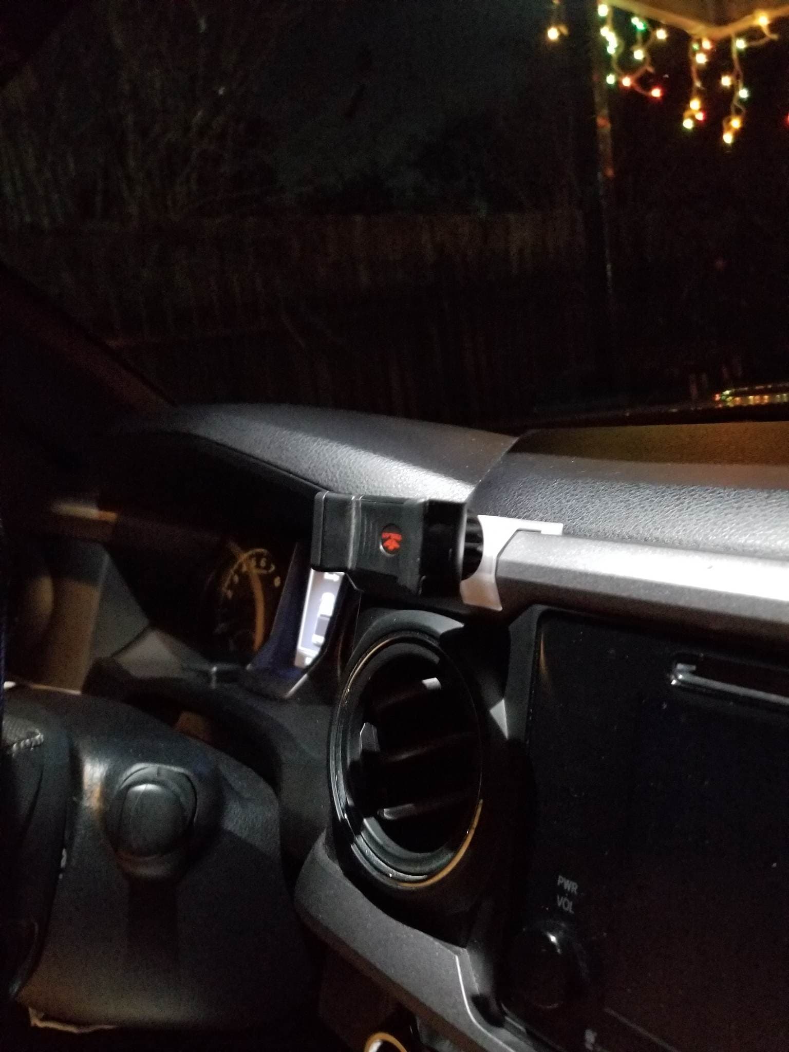 Photo of 14.5mm ball phone mount for 3rd Gen Toyota Tacoma